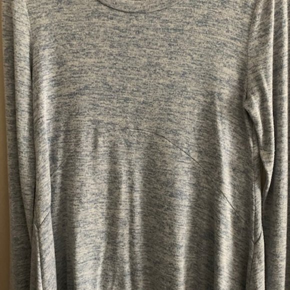 C Apparel Women's Heather Blue and White Round Neck Tunic Sweater Size S - Picture 2 of 5